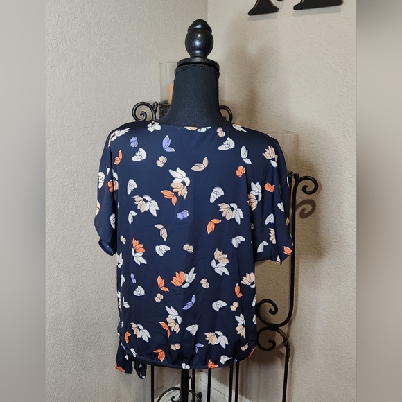 West K Dallas Side Tie Dolman Sleeve Navy Floral Wrap Blouse. NWT. Size Large. - Picture 2 of 9